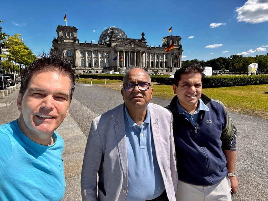 Private Taxi Tour through Berlin East and West and Kiez 4-6h - FAQ