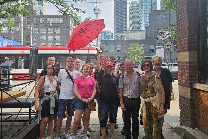 Private Toronto City Highlights 3 Hour Walking Tour - What Tour Guides Bring to the Table