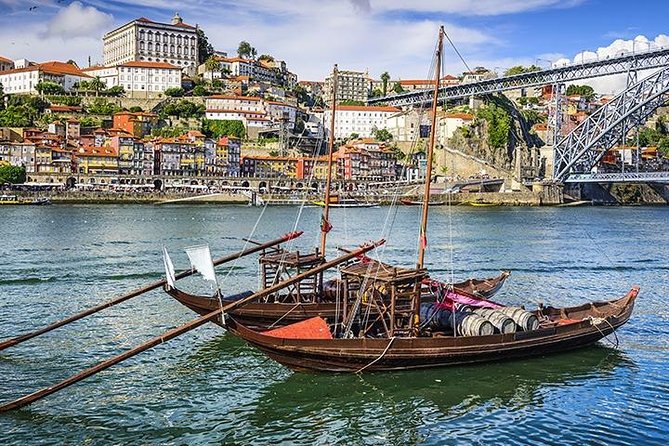 Private Tour 3 Days Fatima-Aveiro-Porto-Guimaraes-Braga-Santiago De Compostela - Three-Day Itinerary Highlights