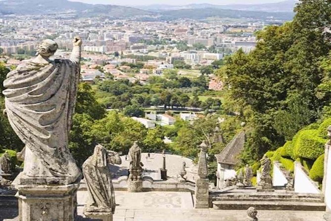 Private Tour 3 Days Fatima-Aveiro-Porto-Guimaraes-Braga-Santiago De Compostela - Exploring Fatima and Aveiro