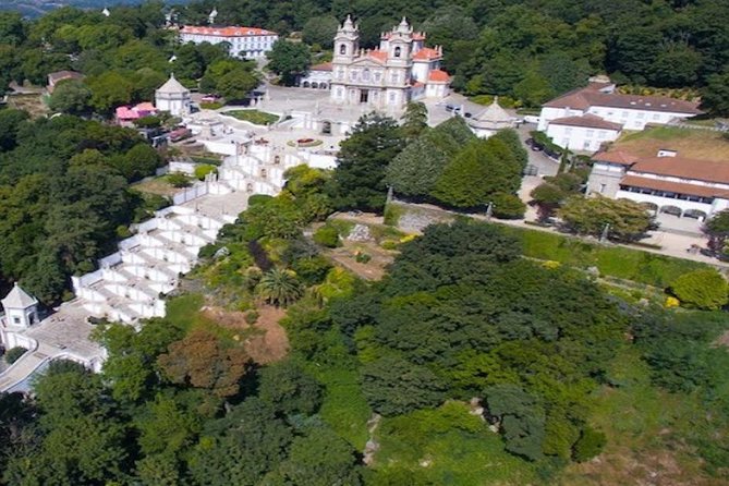 Private Tour 3 Days Fatima-Aveiro-Porto-Guimaraes-Braga-Santiago De Compostela - Visiting Porto, Guimaraes, and Braga