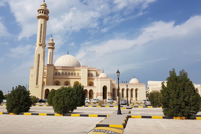 Private Tour and Sightseeing in Bahrain - VIP Tour - Visit Islamic Center and Mosques