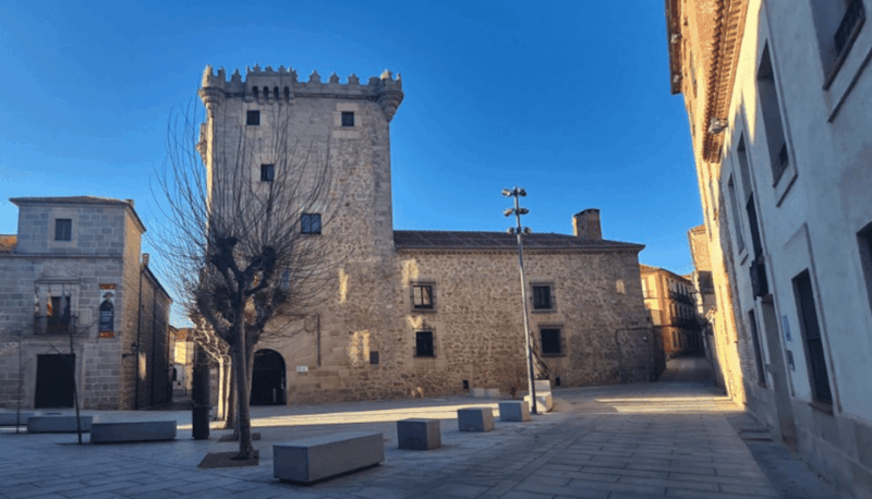 Private Tour Avila and Segovia From Madrid With Hotel Pickup - Key Points