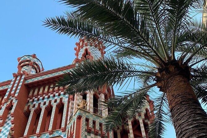 Private Tour Casa Vicens & Park Güell Tour with Official Guide - Discovering Gaudí’s Beginnings at Casa Vicens