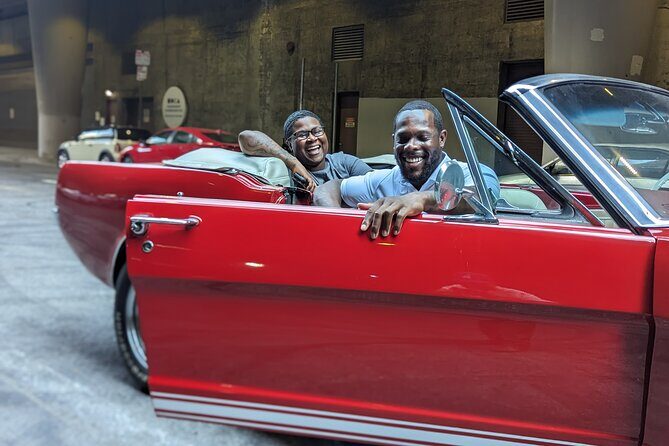 Private Tour Downtown to the Hollywood Sign in a 1965 Mustang - Key Points