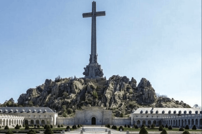 Private Tour El Escorial & Valle De Los Caídos Hotel Pickup - Pricing and Booking Information