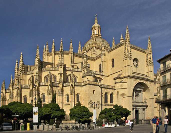 Private Tour Escorial& Segovia From Madrid With Hotel Pickup - Good To Know
