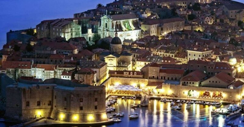 Private Tour: Evening Stroll through the Old Town DU (90min) - Seeing the City from a New Perspective