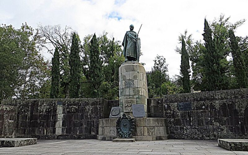 Private Tour From Porto: Guimarães and Braga with Lunch - Who Is This Tour Best For?