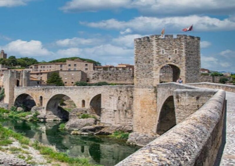 Private Tour Girona & Shopping - Shopping Experience