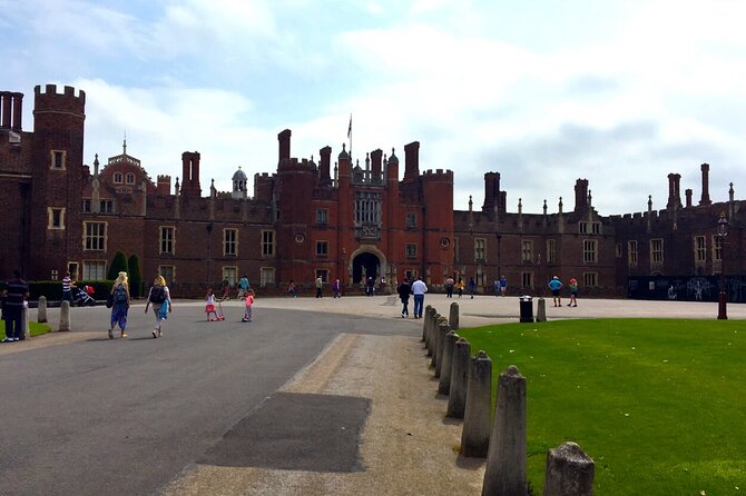 Private Tour: Hampton Court Palace Day Trip From London - Getting to London