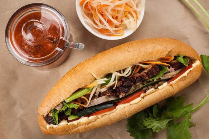 Private Tour: Hanoi Walking Street Food Tour in Night - Customer Reviews