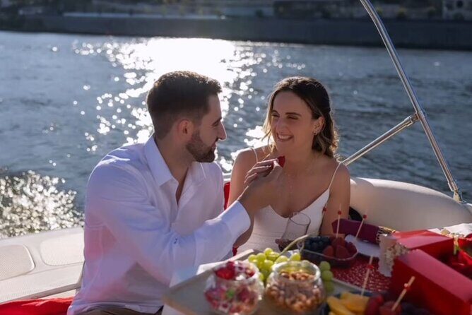 Private Tour in Douro, with tasting,on a Yacht for up to 5 People - FAQs