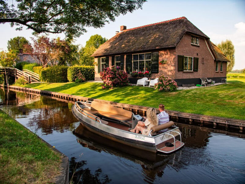 Private tour in luxury boat - Key Points