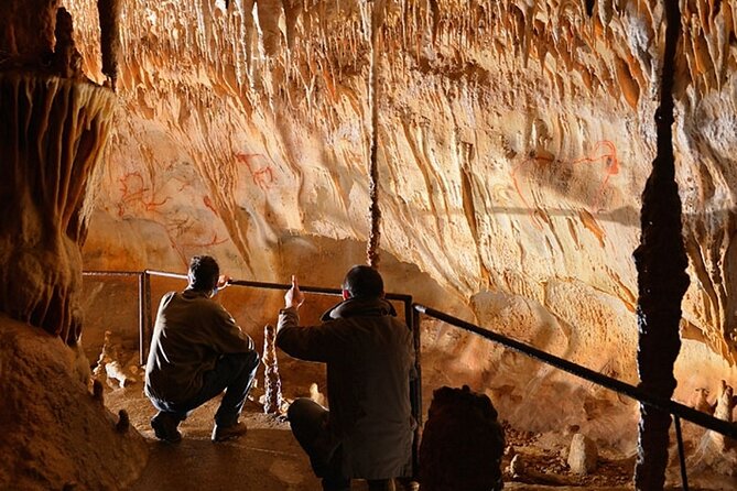 Private Tour Into an Original Prehistoric Cave by EXPLOREO SARLAT - Customizable Itineraries