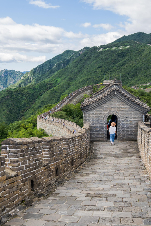 Private Tour: Mutianyu Great Wall & Hutong Food Experience - Mutianyu Great Wall Exploration