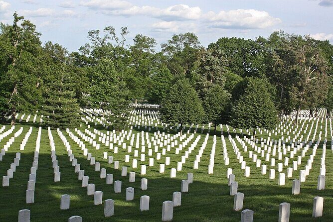 Private Tour of Arlington Cemetery (English/Portuguese) - Who Should Consider This Tour?