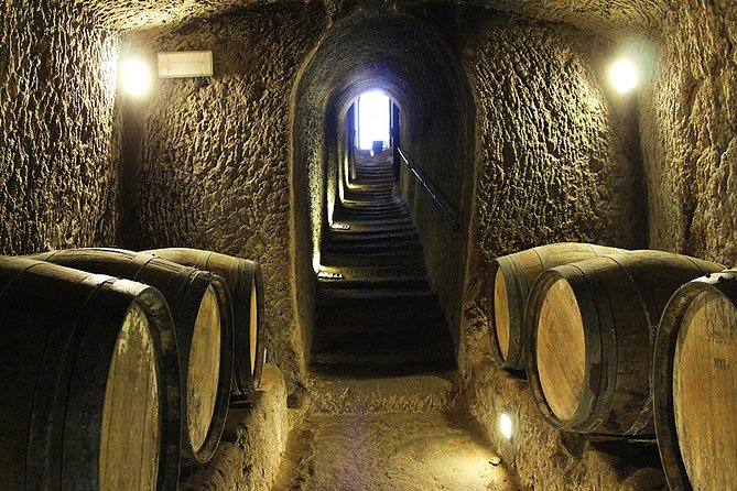 Private Tour of Pitigliano and Etruscan Cave Routes - Highlights of Pitigliano