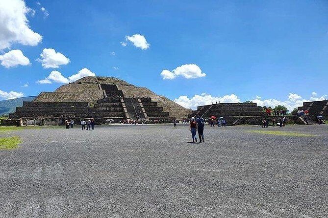 Private Tour Pyramids of Teotihuacán and Guadalupe Basilica up to 4 people - Key Points