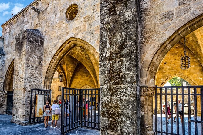 Private Tour: Rhodes City Including the Old Town and Palace of the Grand Masters - Exploring Rhodes Old Town