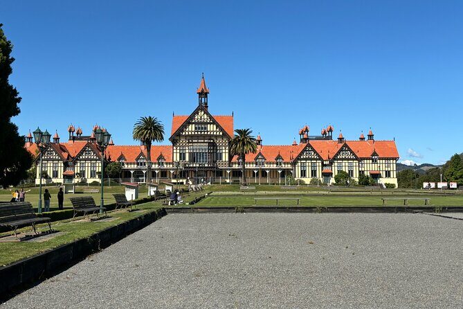 Private Tour Rotorua + Blue springs + WaiOtapu + Redwood forest - The Sum Up