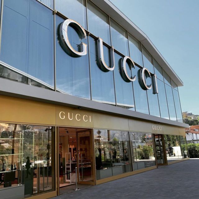 Private Tour Shopping in the MALL From Versilia - Reservation