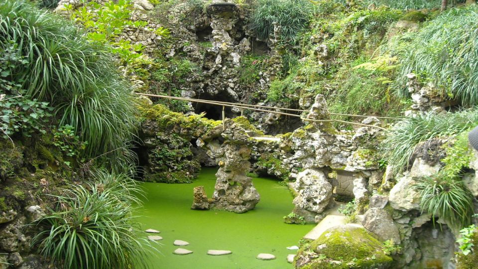 Private Tour: Sintra, Pena, Regaleira, Cabo Da Roca &Cascais - Moorish Castle