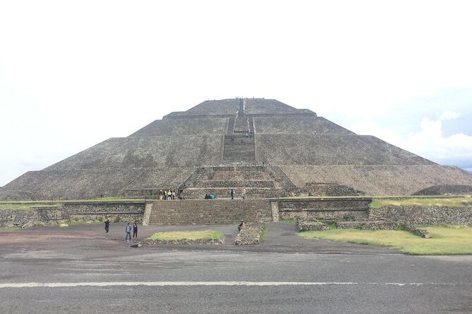 Private Tour Teotihuacan Pyramids & Basilica of Guadalupe - Detailed Exploration of the Tour
