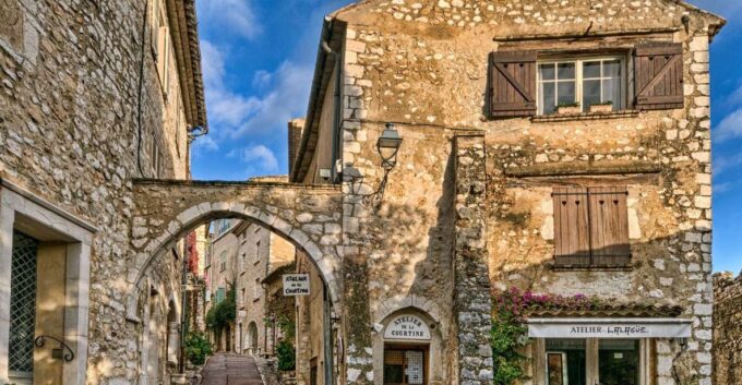 Private Tour: the Most Beautiful Medieval Villages, Full Day - Accessibility