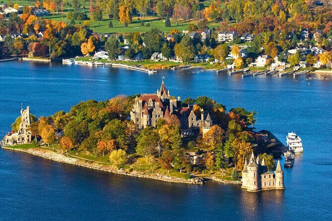 Private Tour to 1000 Islands from Toronto with Castle Boat Cruise - The Sum Up