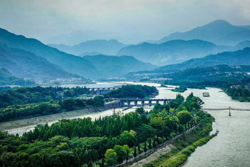 Private Tour to Dujiangyan and Qingcheng Mountain - Practical Tips for Travelers