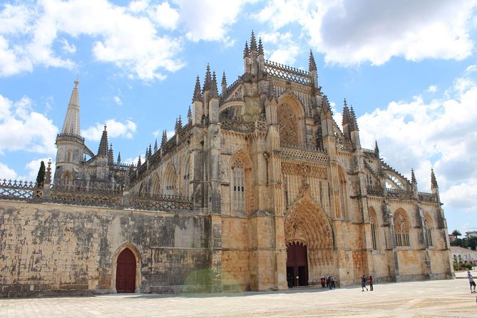 Private Tour to Fátima Sanctuary, Nazaré, Óbidos, and Batalha FD - Inclusions of the Tour