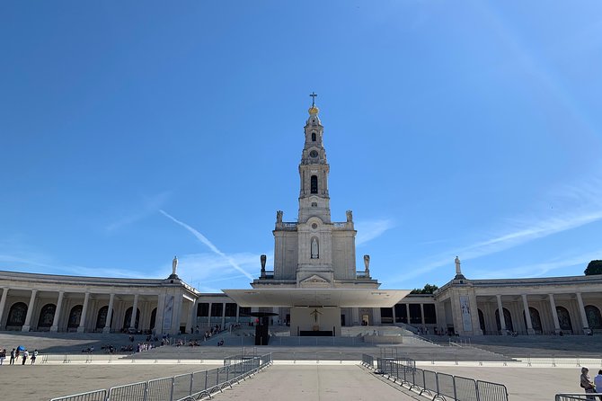Private Tour to Fátima Sanctuary, Nazaré, Óbidos, and Batalha FD - What to Expect