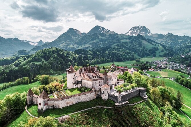 Private Tour to Gruyères, Chocolate & Cheese Factory From Geneva - Chocolate Factory Visit