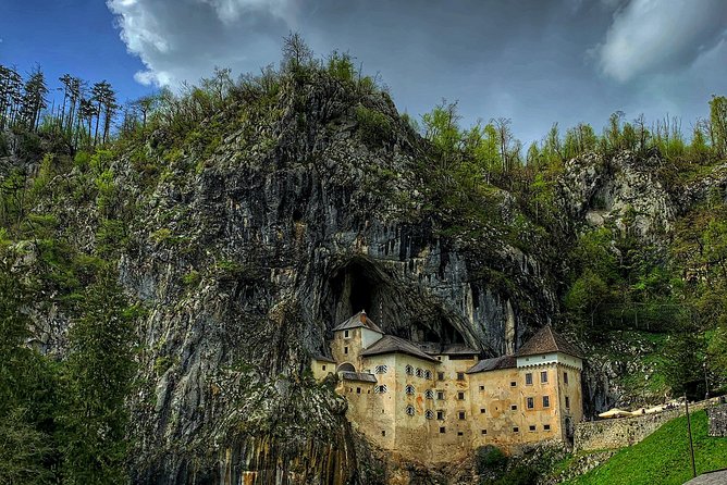Private Tour to Ljubljana, Postojna Cave & Predjama Castle From Zagreb - Pickup Information