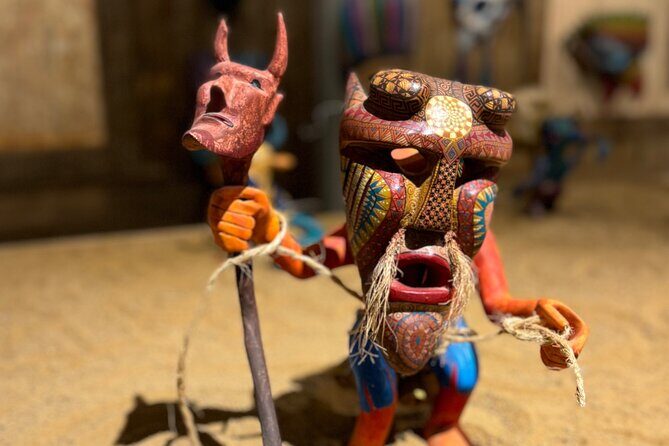 Private tour to Monte Alban and alebrijes and black mud and textiles - The Black Beauty of San Bartolo Coyotepec