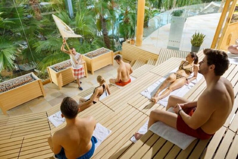 PRIVATE TOUR to Therme Bucuresti  Entrance Ticket included - Experience and Atmosphere