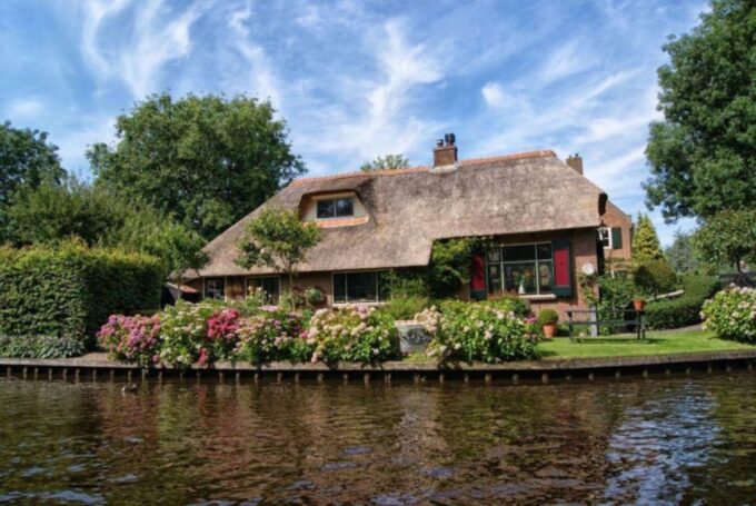 Private Tour to Tulip Experience, Keukenhof & Giethoorn - Frequently Asked Questions