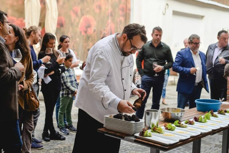 Private tour Underground Wonders & Vineyard Delights - Practical Tips for Your Day