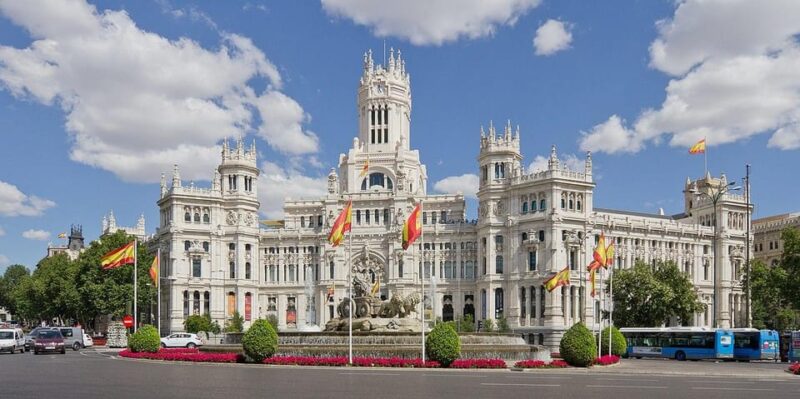 PRIVATE TOUR VIP CITY TOUR ALL OVER MADRID AND PRADO MUSEUM SKIP-THE-LINE TICKETS - Exploration of the Royal Palace and Almudena Cathedral