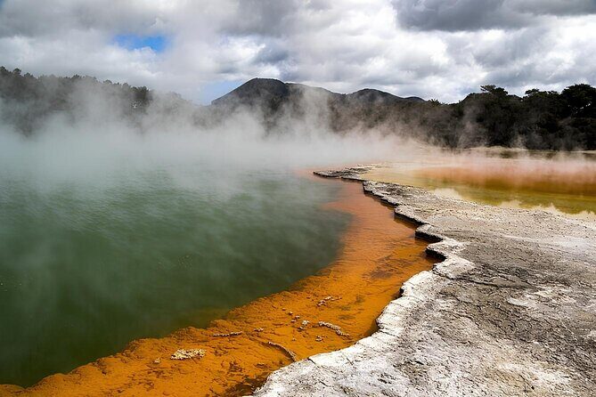 Private Tour WaiOtapu & Huka Falls & Blue springs from Auckland - The Itinerary in Detail