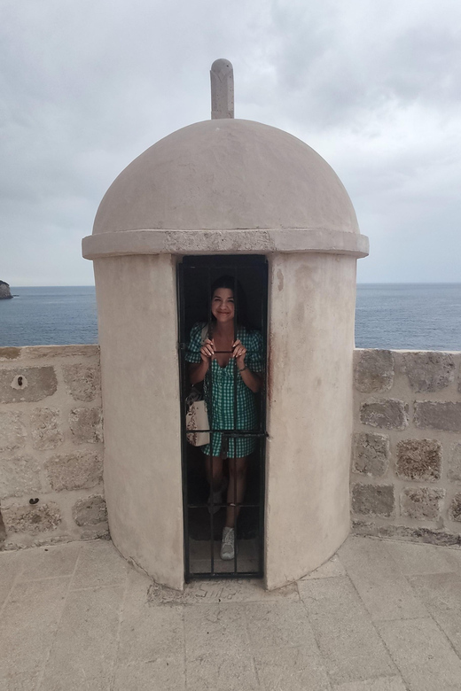 PRIVATE TOUR-Walls: Exploring Defensive Strategy and Stories - Tour Itinerary