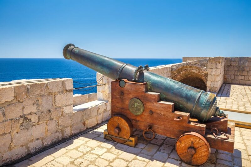 PRIVATE TOUR-Walls: Exploring Defensive Strategy and Stories - Inclusions and Exclusions