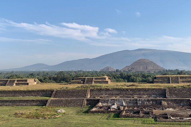 Private Tour with Archaeologist and VR Experience at Teotihuacan - Meeting Point and Initial Impressions