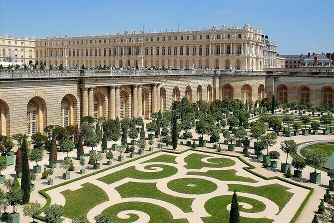 Private Tour with Guide to Midnight in Paris Movie Locations - The Sum Up