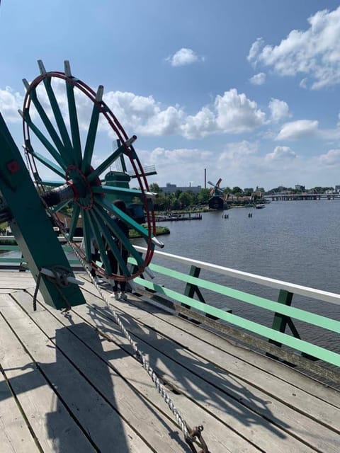 Private Tour: Zaanse Schans & Giethoorn + 1-Hour Canal tour - Key Points