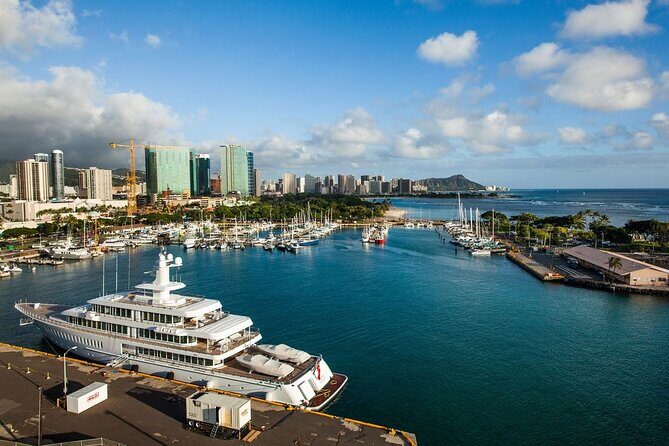 Private Town Tour with a Local from Honolulu to Diamond Head - Key Points