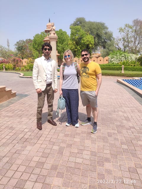 Private Transfer Agra to Jaipur, Fatehpur Sikri+Stepwell - Transportation Details