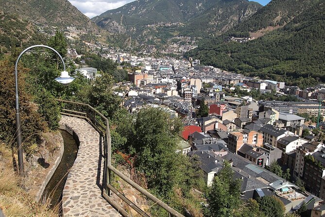 Private Transfer: Barcelona to Andorra La Vella by Luxury Van - Travel Duration and Distance