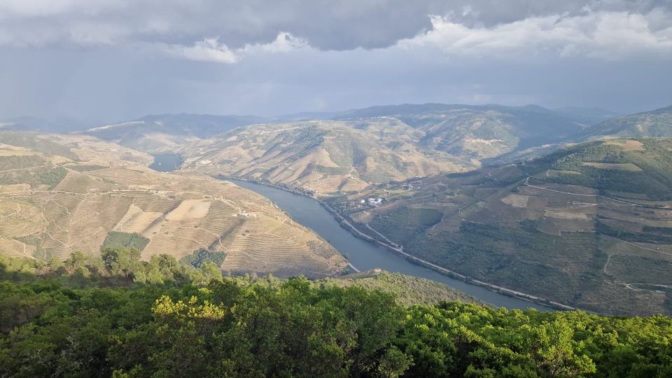 Private Transfer Between Porto and Douro Valley - Frequently Asked Questions